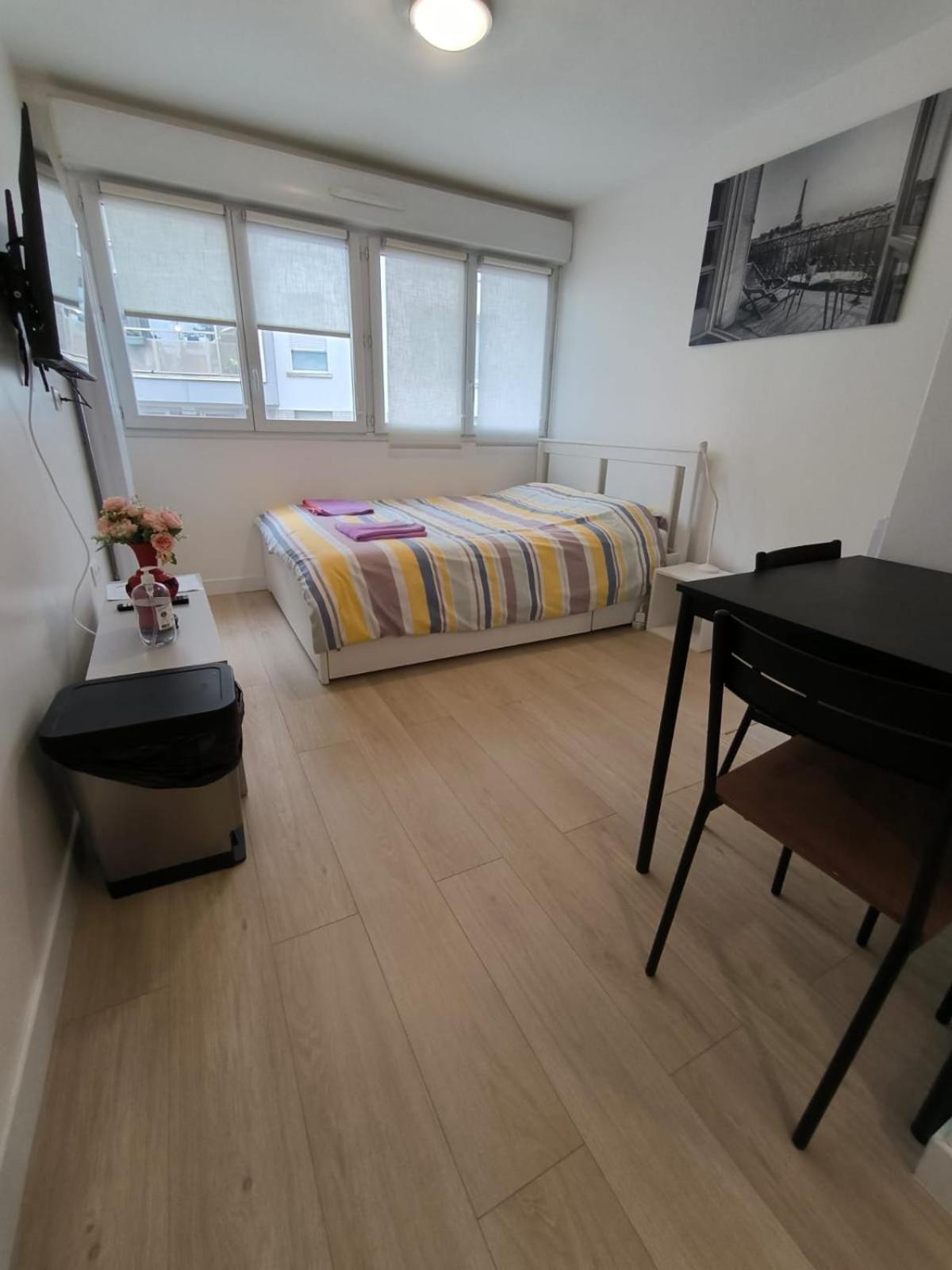 Studio Paris Sud A Cote Du Metro Apartman Villejuif Kültér fotó