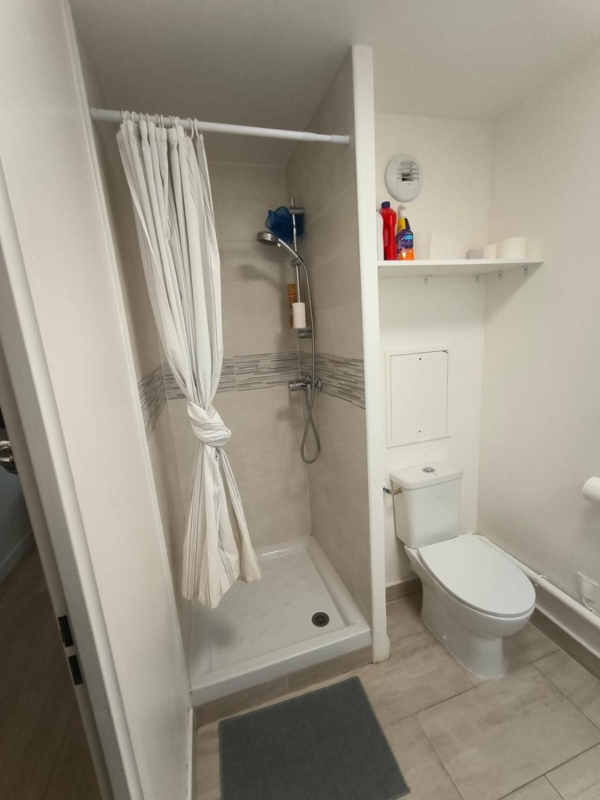 Studio Paris Sud A Cote Du Metro Apartman Villejuif Kültér fotó